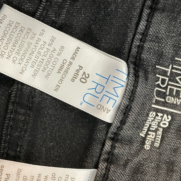 Time and Tru High Rise Skinny Black Jeans * Size 20P Petite * Faded Distressed - Picture 9 of 11